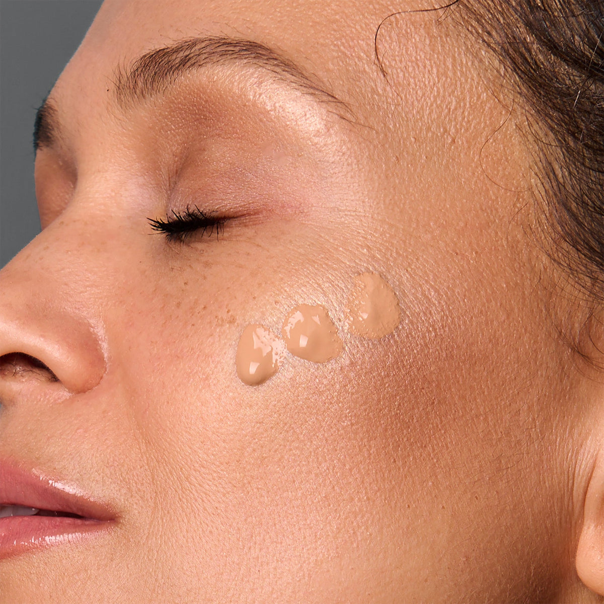 ZAVORA BEAUTY | SMOOTH® Crème Concealer & Foundation Duo